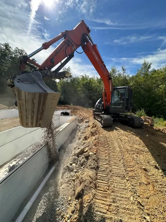 Mariner Construction excavator working a Central Maine site